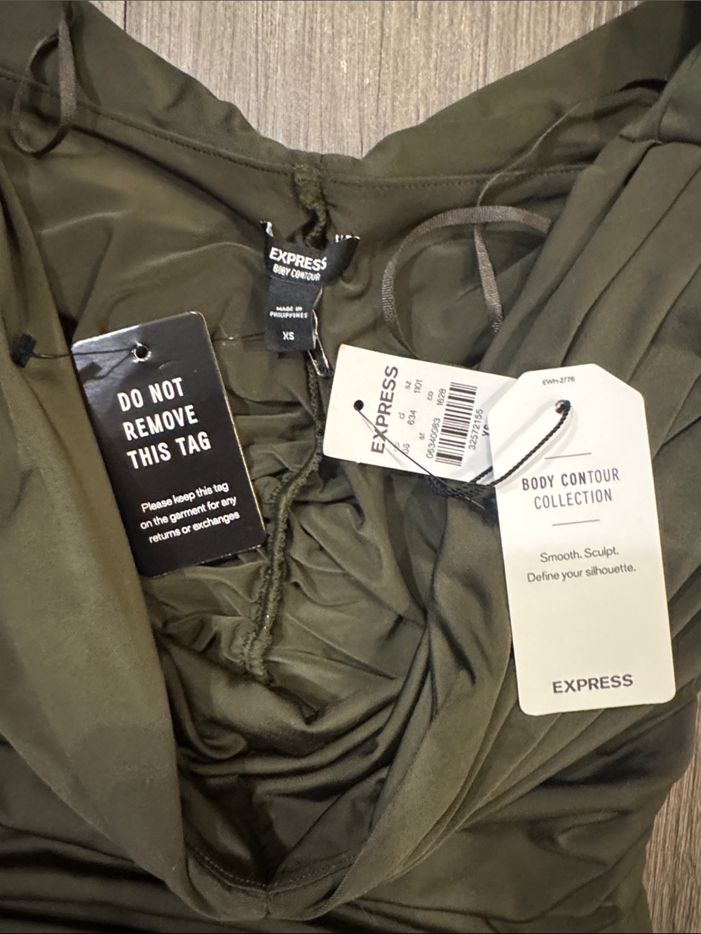 🆕 Express Olive Green Ruched Off-Shoulder Thong Bodysuit. XS. NWT!🔥 - Picture 2 of 4